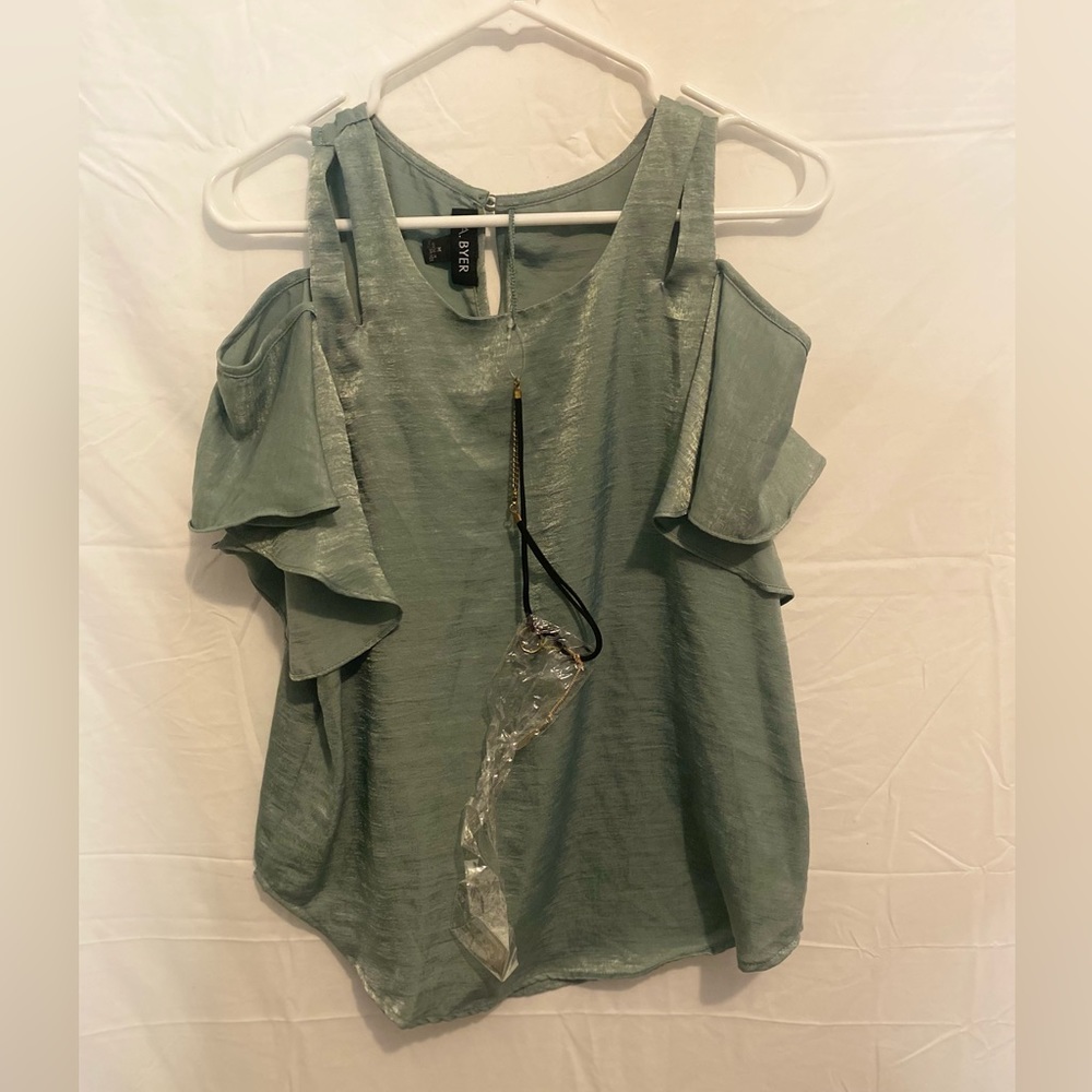 Casual/Dressy A.Byer Cold Shoulder Ruffle Shirt Women’s M